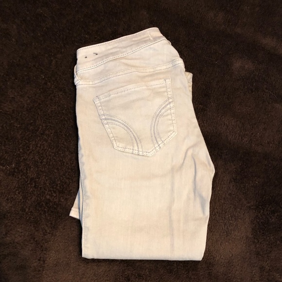 Hollister Jeans - Picture 1 of 3